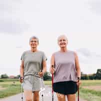 5 Reasons Canadian Seniors Are Flying to Cali for Stem Cell Knee Osteoarthritis Treatments